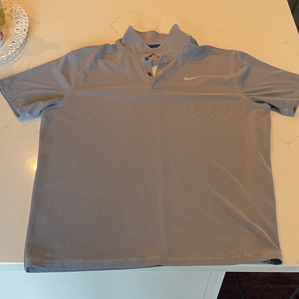 Nike Men's - Large - Golf Polo Shirt in Light Bluish Gray